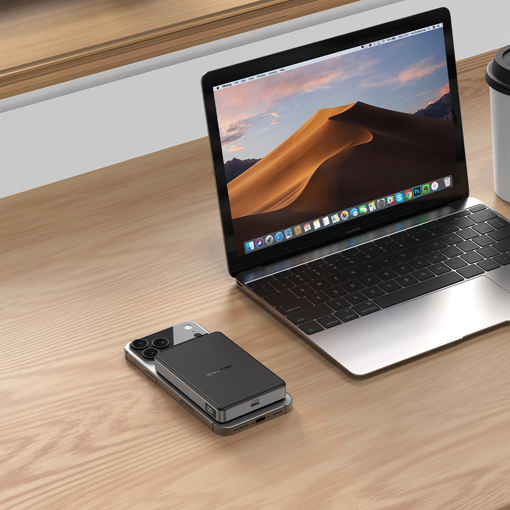 Ārējais akumulators Blavec BJ-05 10000 mAh, Qi2.2 25 W / PD 45 W, MagSafe, melns alumīnijs